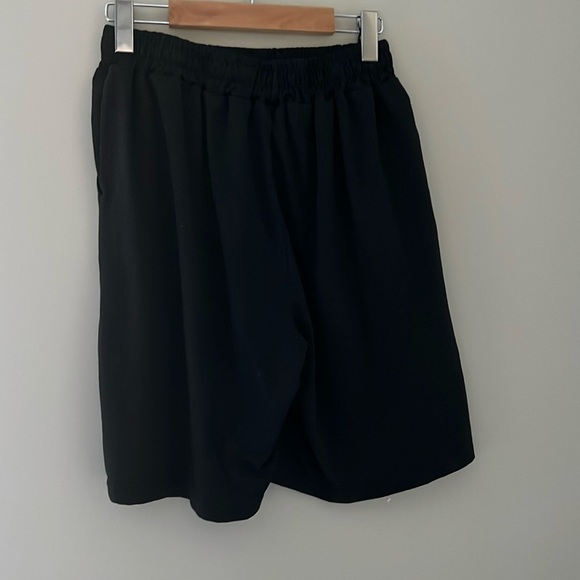 Adios Black Athletic Shorts for Active Performance - Picture 2 of 4